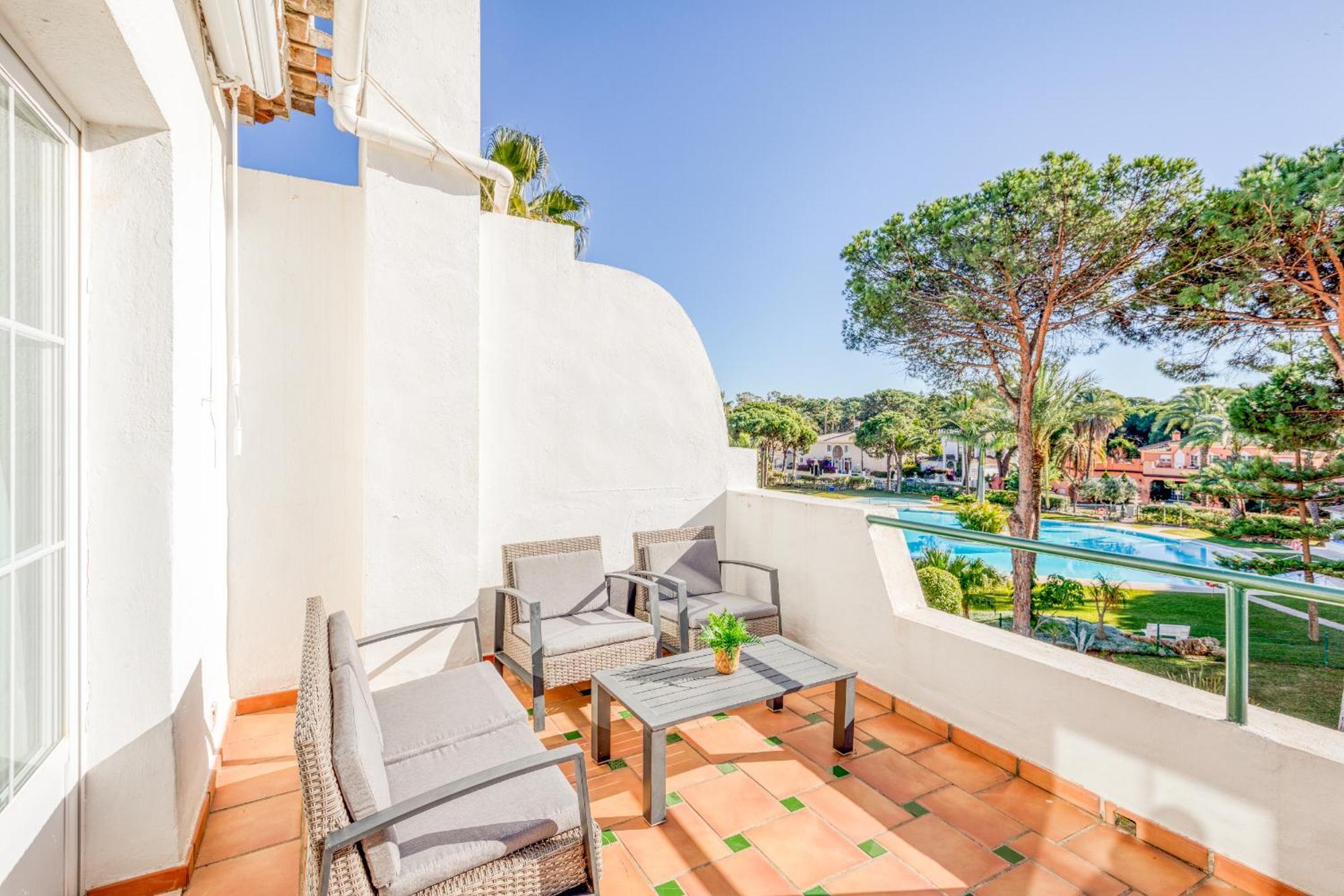 Life El Presidente Penthouse Pool View Apartment Estepona Luaran gambar