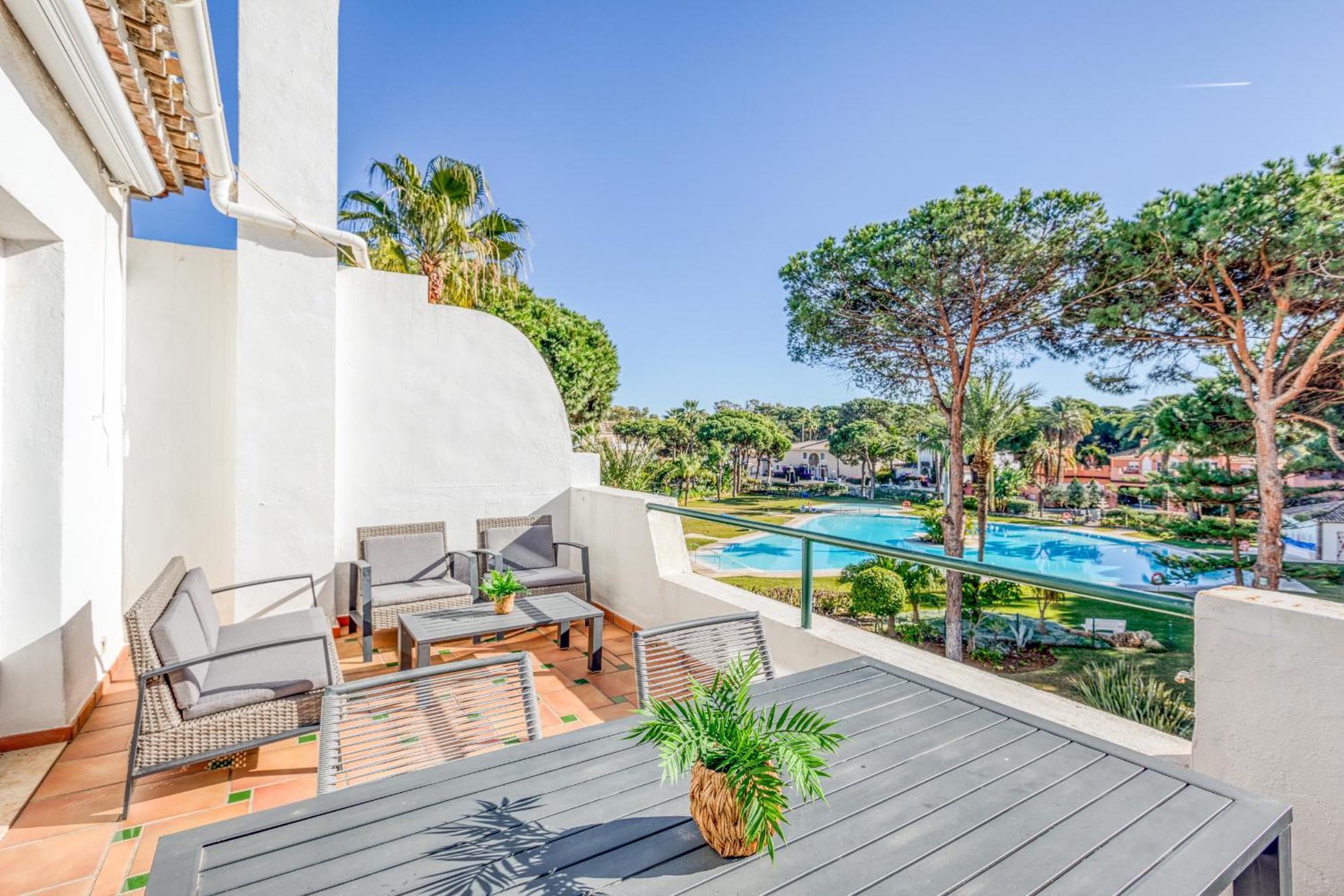 Life El Presidente Penthouse Pool View Apartment Estepona Luaran gambar