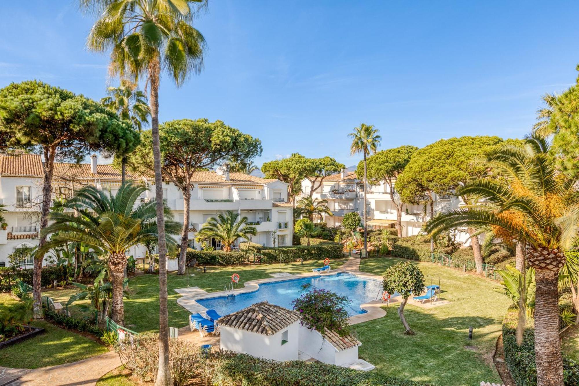 Life El Presidente Penthouse Pool View Apartment Estepona Luaran gambar